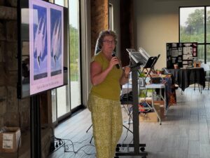 Julie Zickefoose giving the Keynote Address
